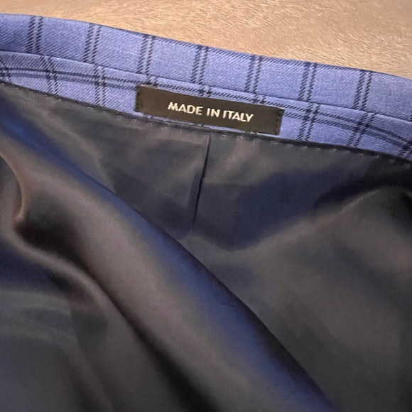 Saks Fifth Avenue blazer size 46. Made in Italy - Picture 6 of 7
